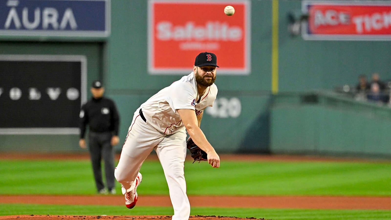 Lucas Giolito drawing interest from 2 NL teams