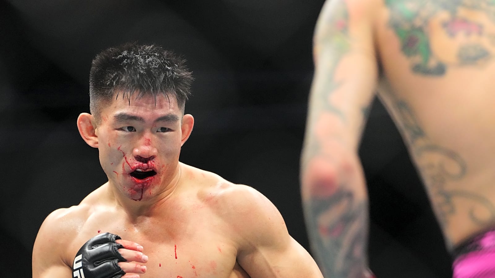 Song Yadong Goes Shirtless At UFC Shanghai Staredown