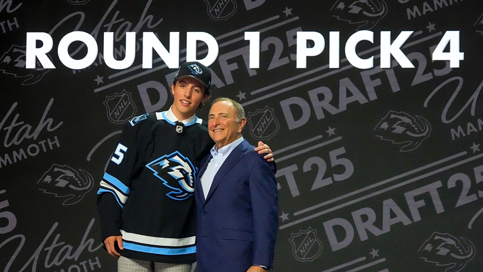 QMJHL or NCAA: Caleb Desnoyers would rather make the jump to the NHL right away