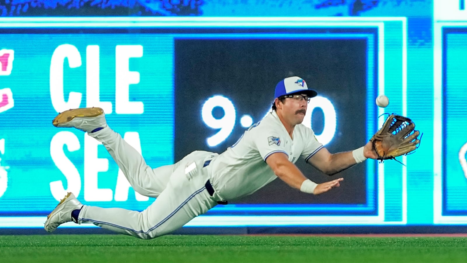 Blue Jays' Davis Schneider deserves more playing time