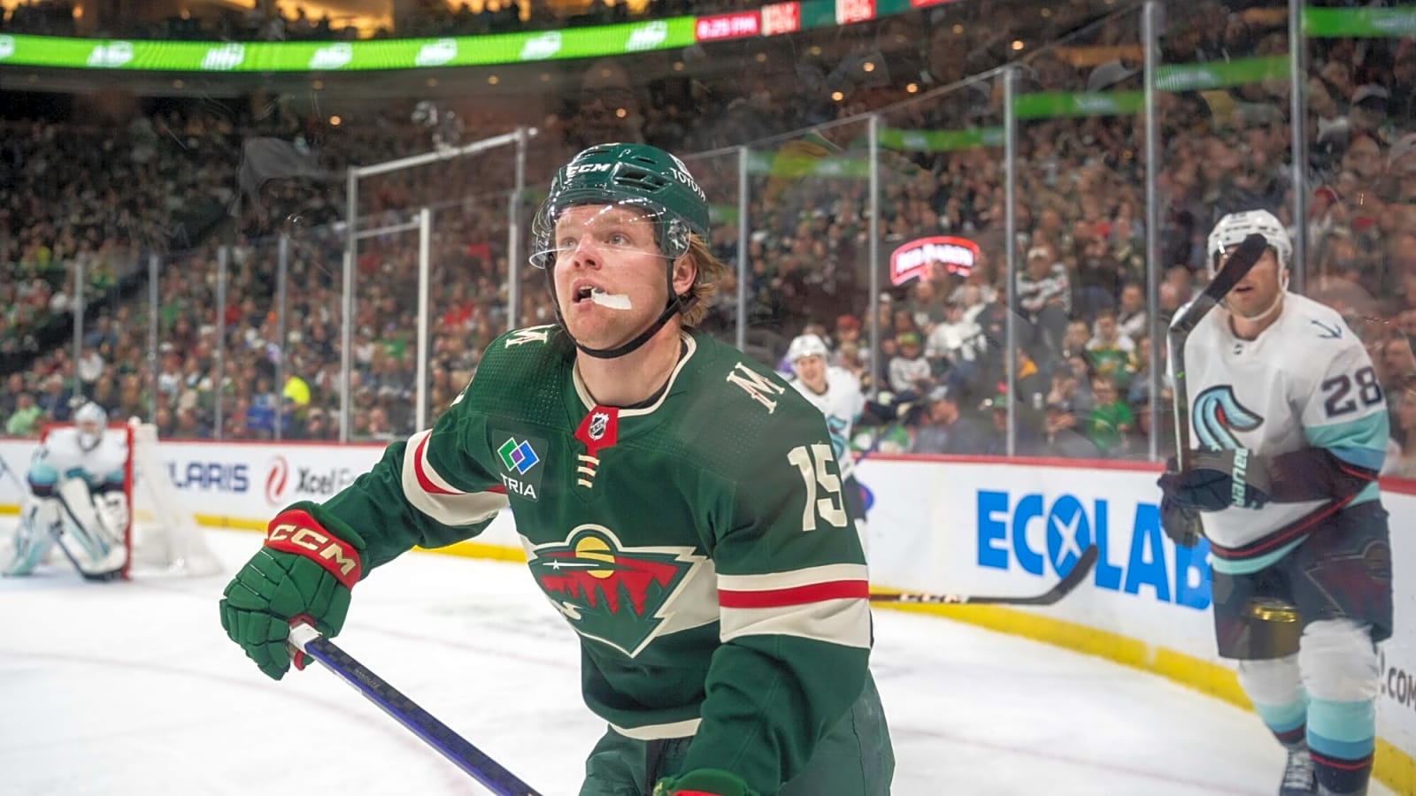 Jets sign forward Mason Shaw to one-year contract