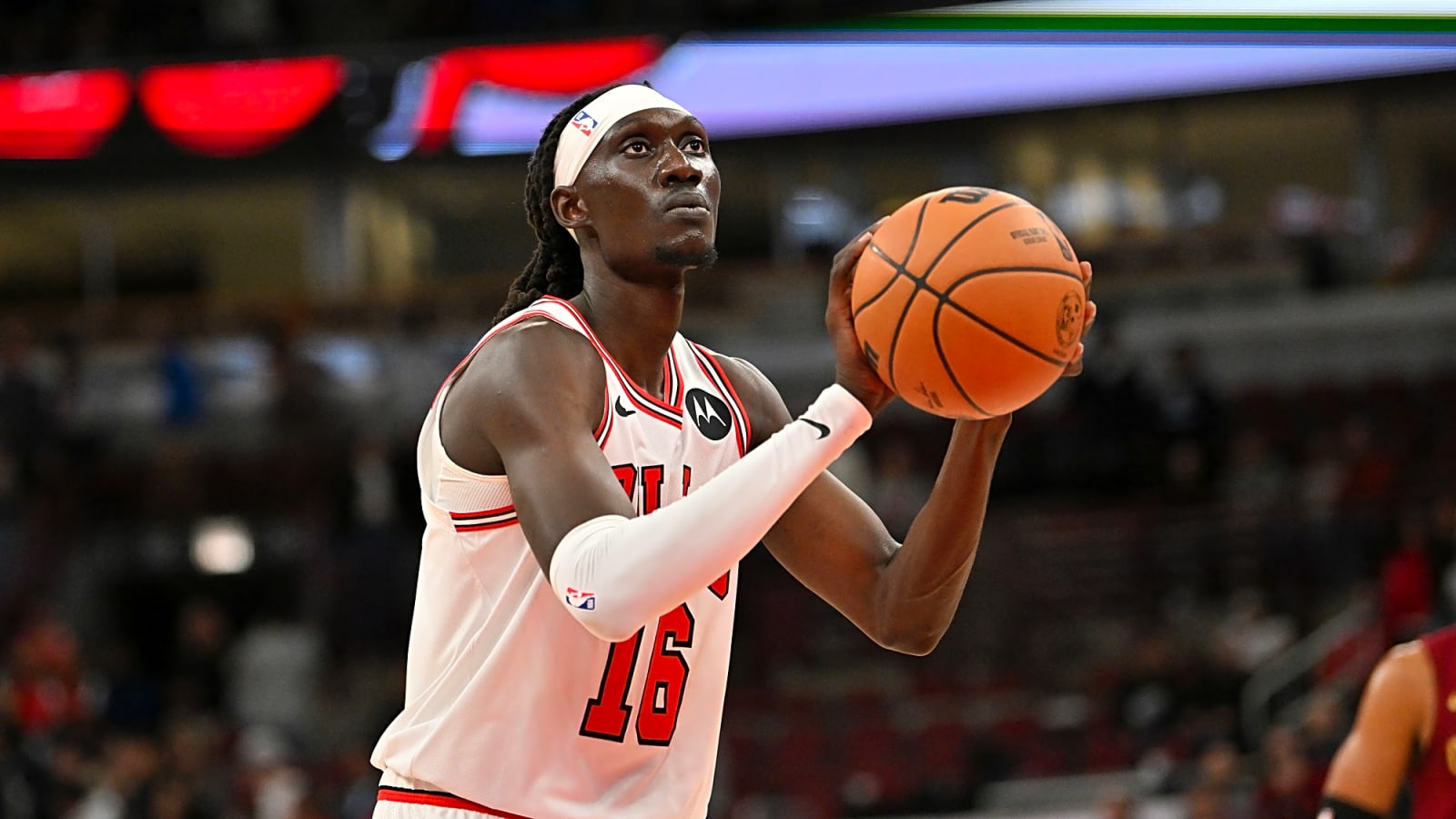 Bulls Sign Mouhamadou Gueye
