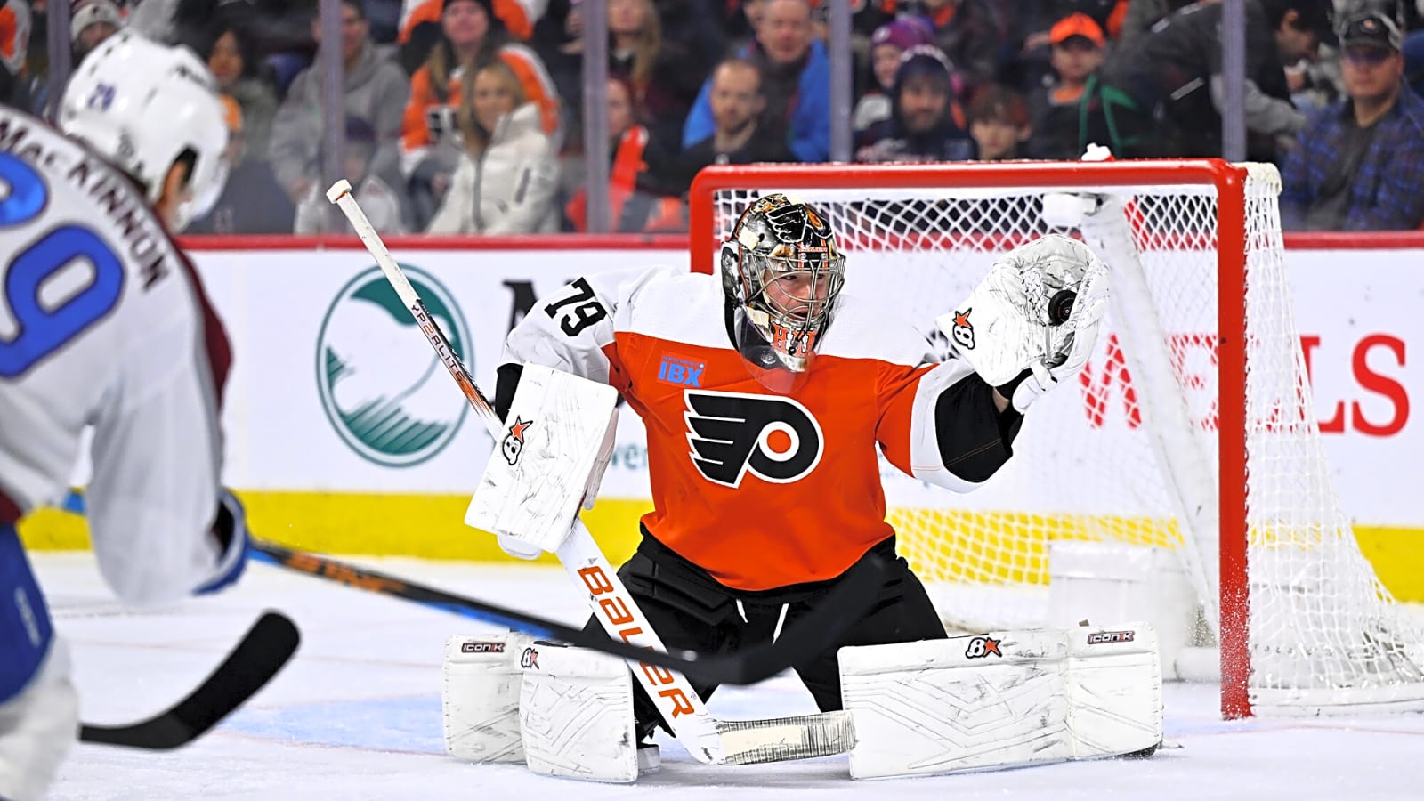 Carter Hart’s imminent return: total unease in Vegas
