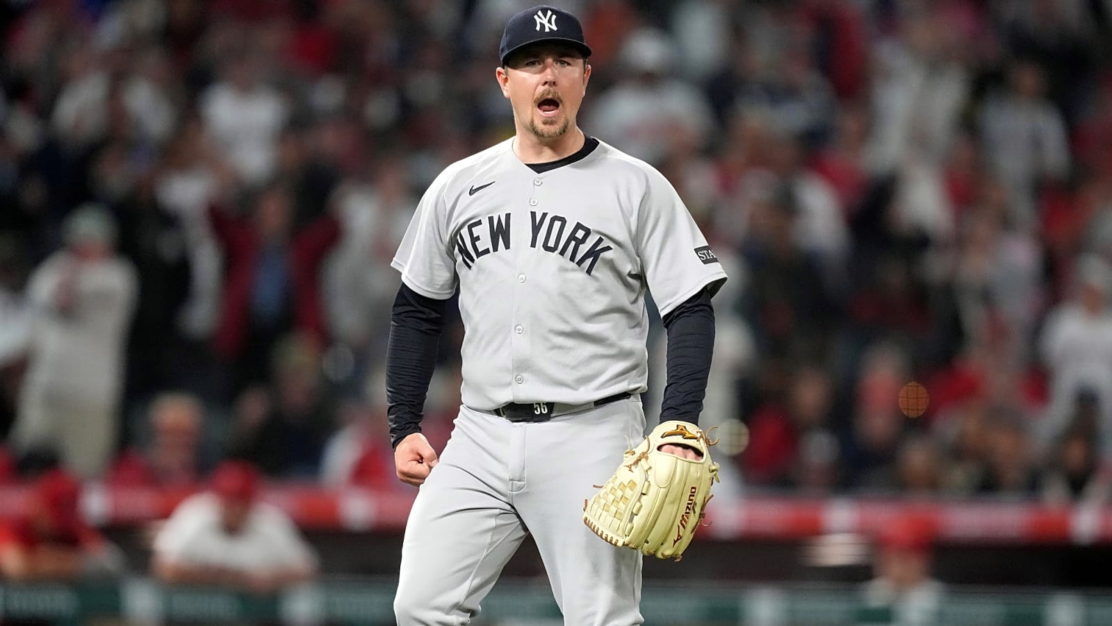 Yankees place right-handed reliever on IL 