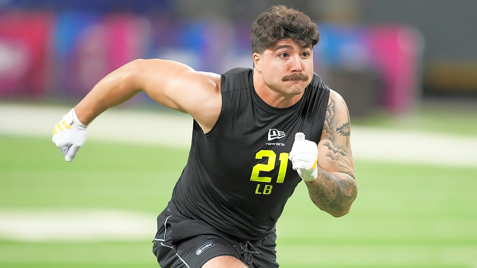 Dolphins Sign 10 Draft Picks, Including Second-Round LB Jacob Rodriguez