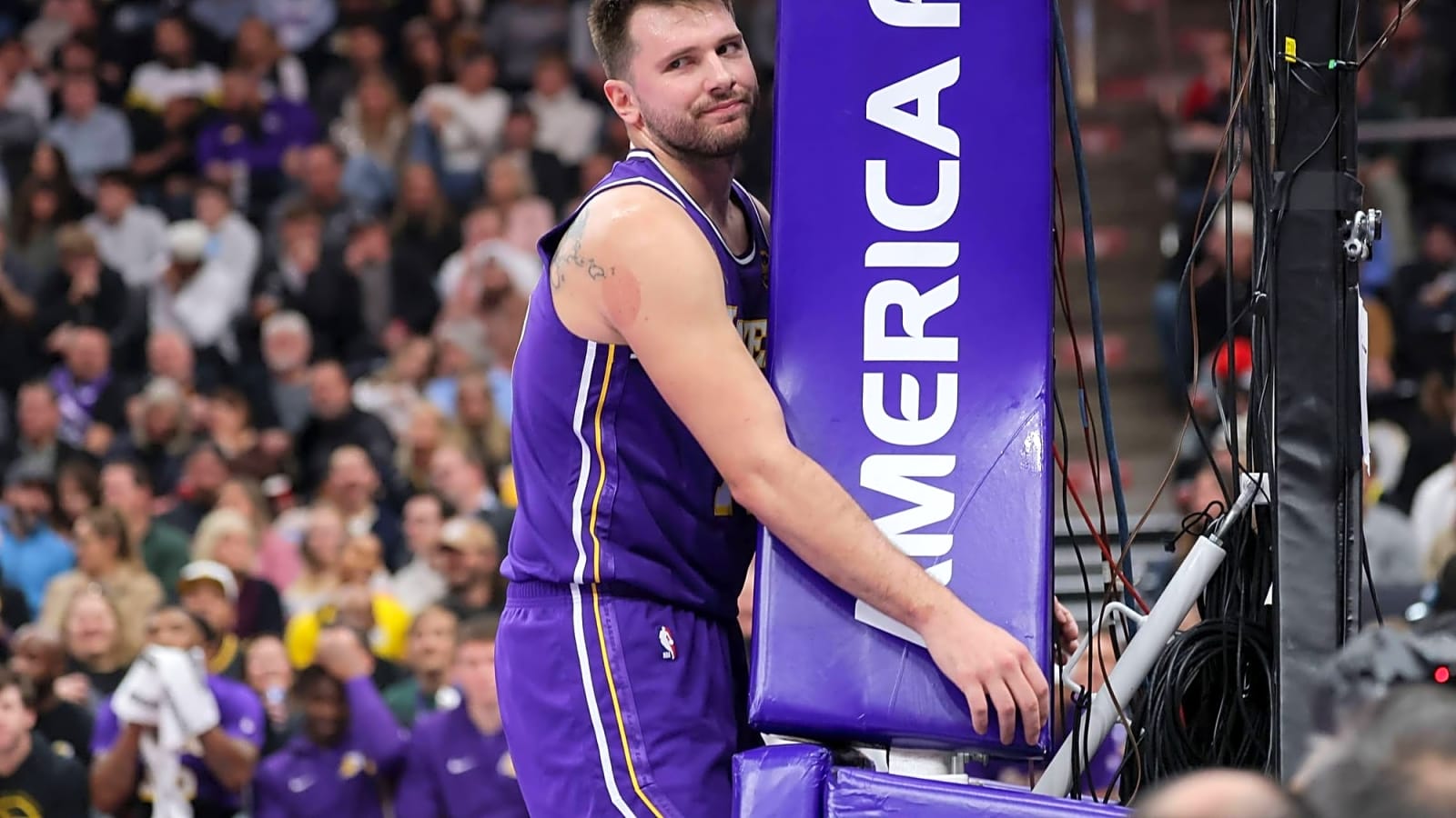 Luka Doncic Wildly Trolls Jarred Vanderbilt Over Dislocated Finger
