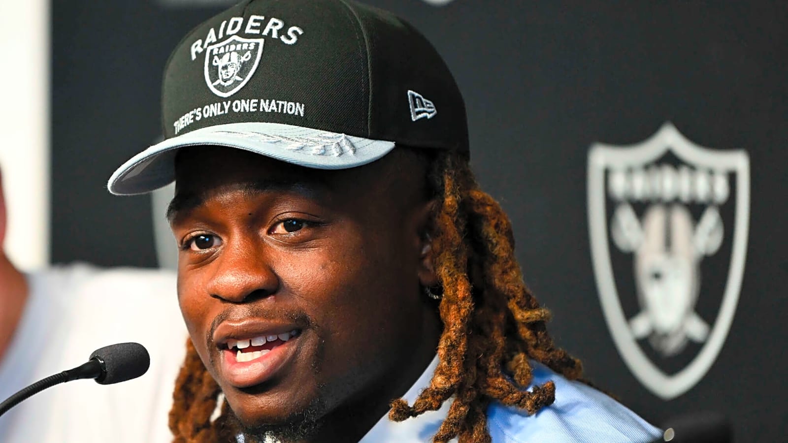  Ashton Jeanty Names Eagles’ Saquon Barkey As Favorite Current RB