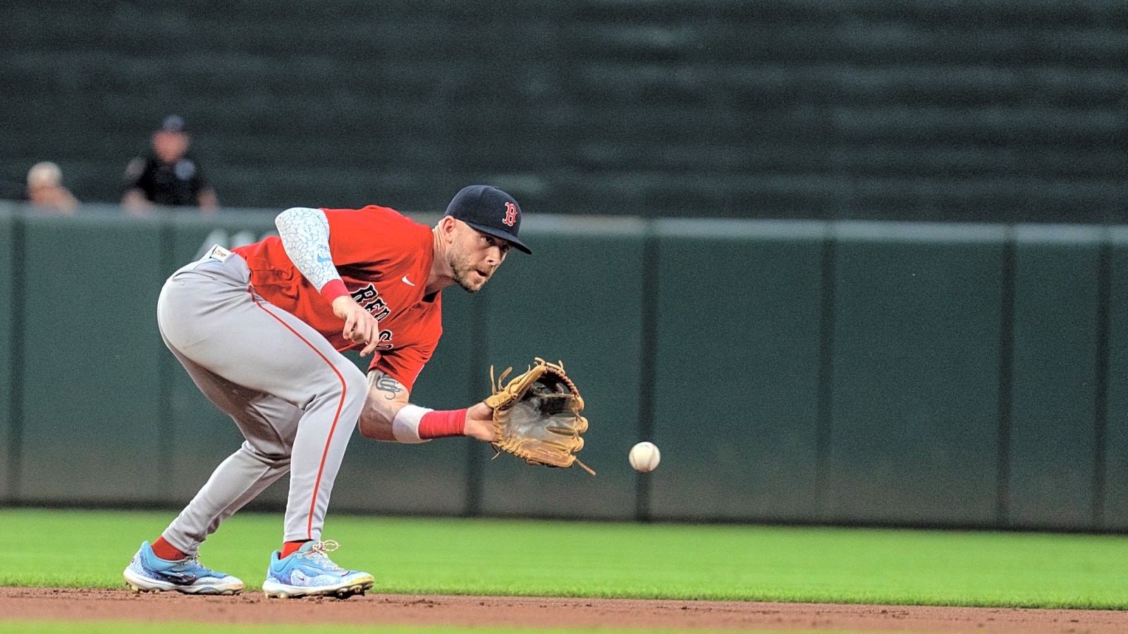 Benches clear in Red Sox-Orioles game after hard slide