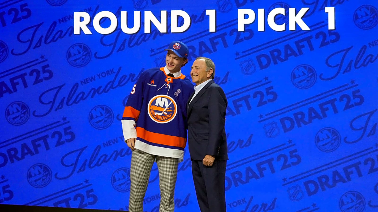 Islanders&#39; 1st Overall Pick Matthew Schaefer Fires Back at Paul Bissonnette in Viral Interview