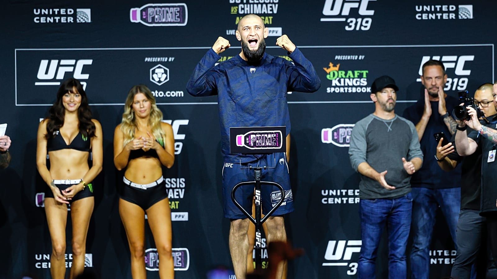 Khamzat Chimaev Makes UFC Comeback as Arman Tsarukyan Gives Dan Hooker Fight Update