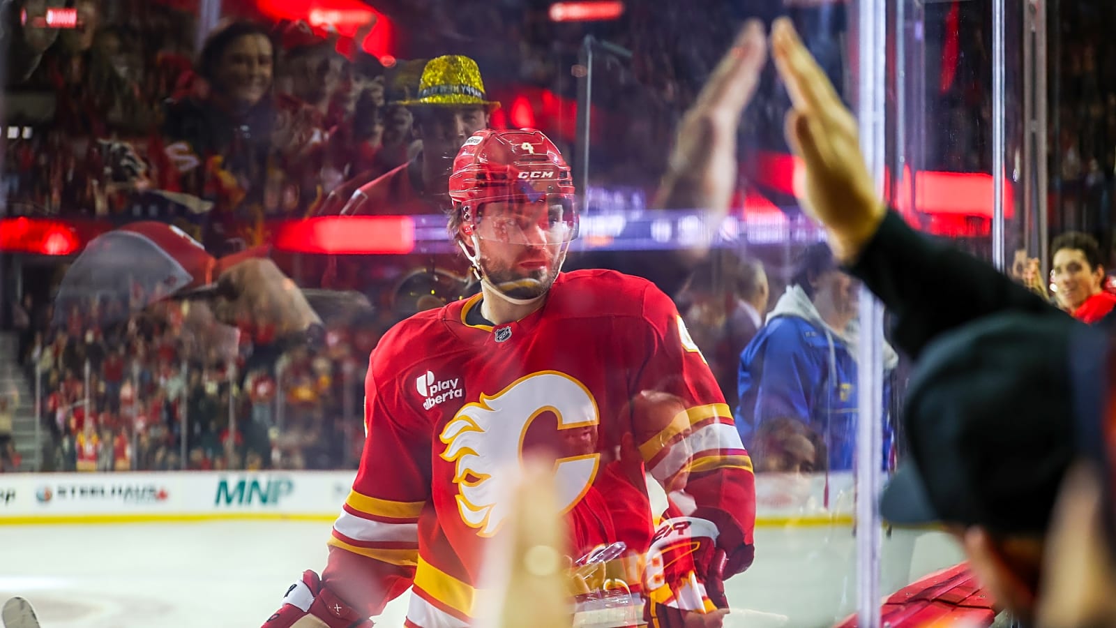 Latest NHL Trade Buzz: Flames, Maple Leafs, Canadiens