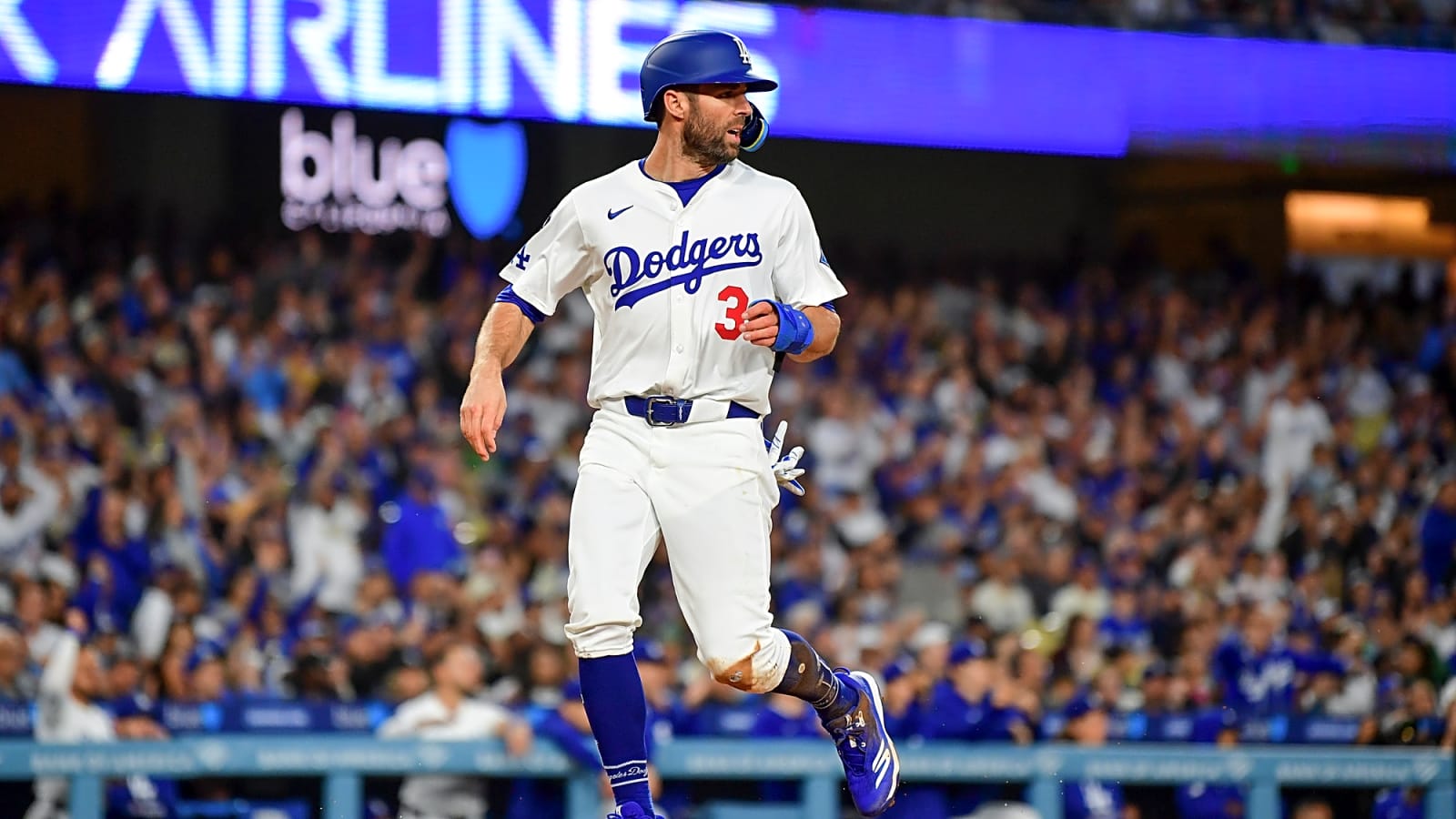 Beloved former Dodgers champion signs deal with Angels