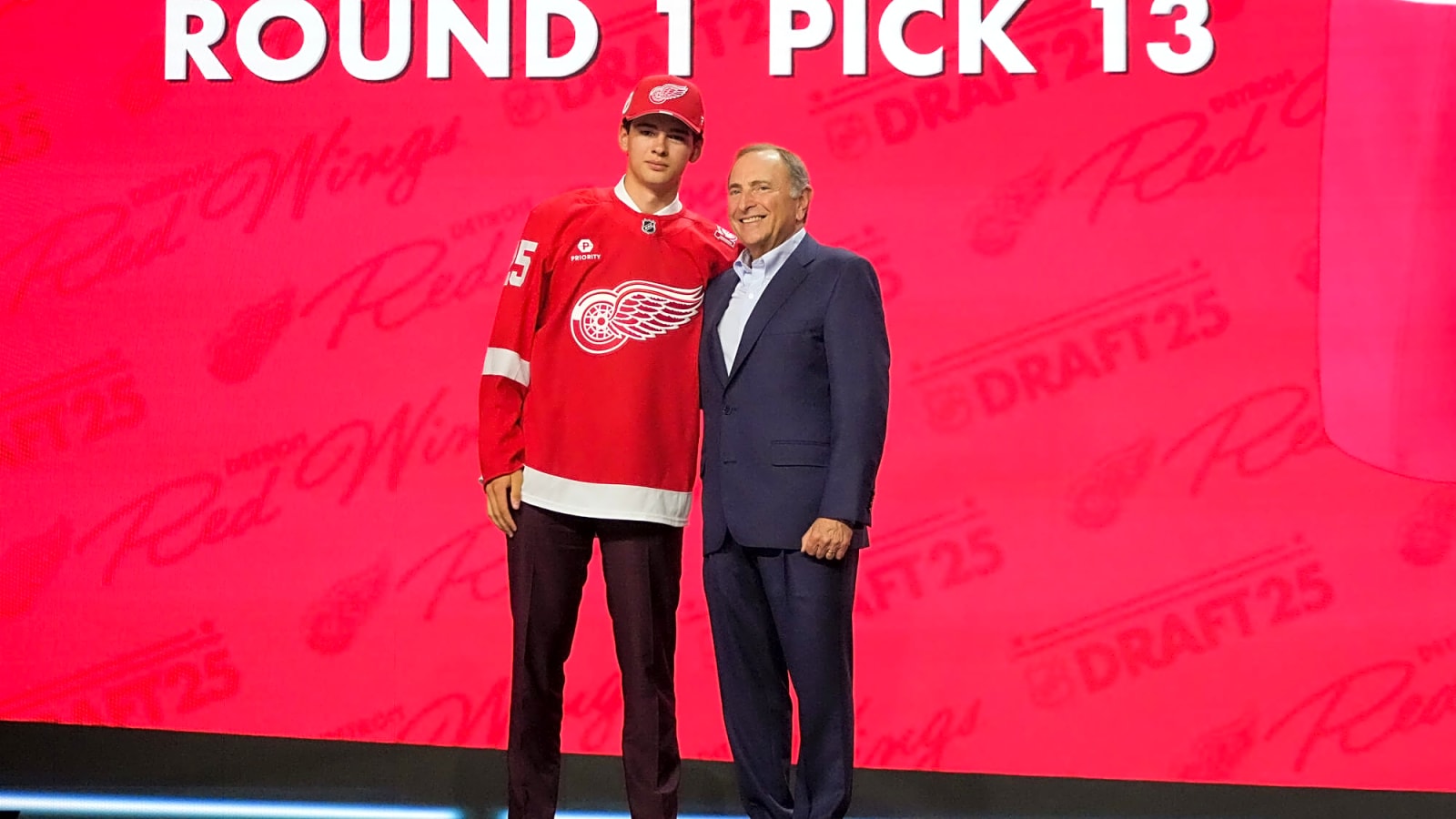 Red Wings sign first-round pick Carter Bear