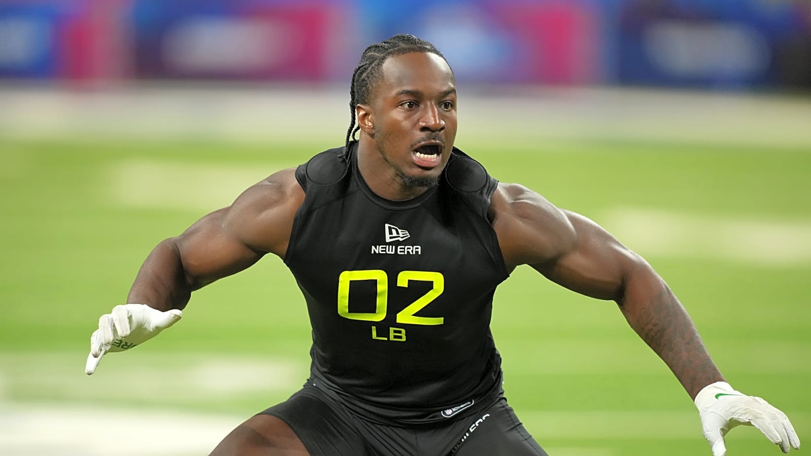 Chiefs acquire No. 156, select LB Jeffrey Bassa
