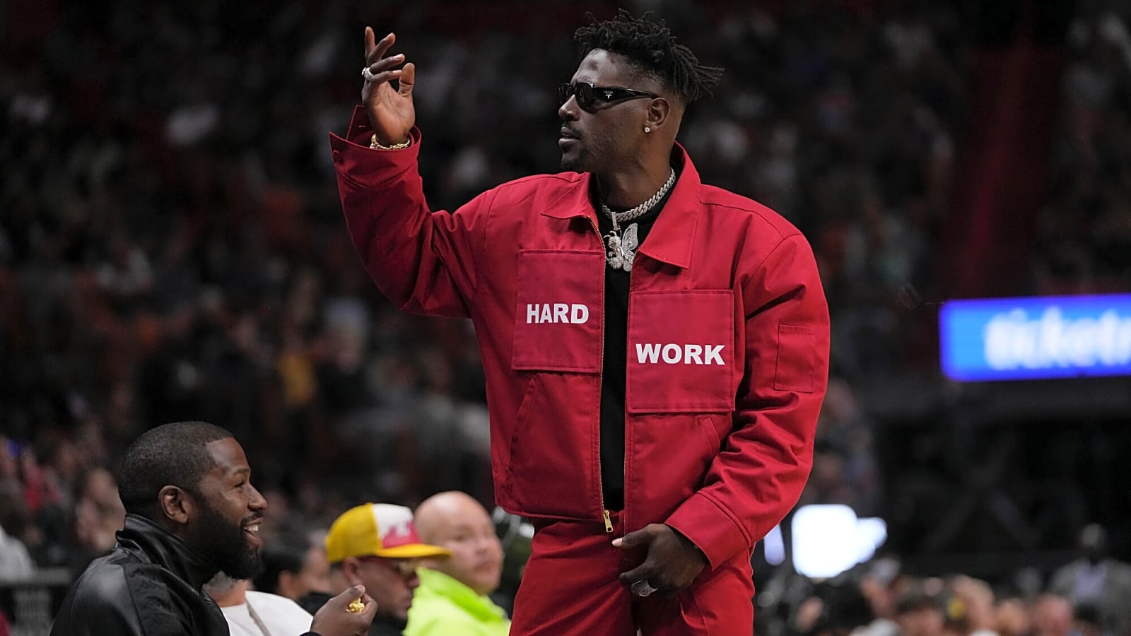 Miami Police issue response to video of Antonio Brown in Middle East