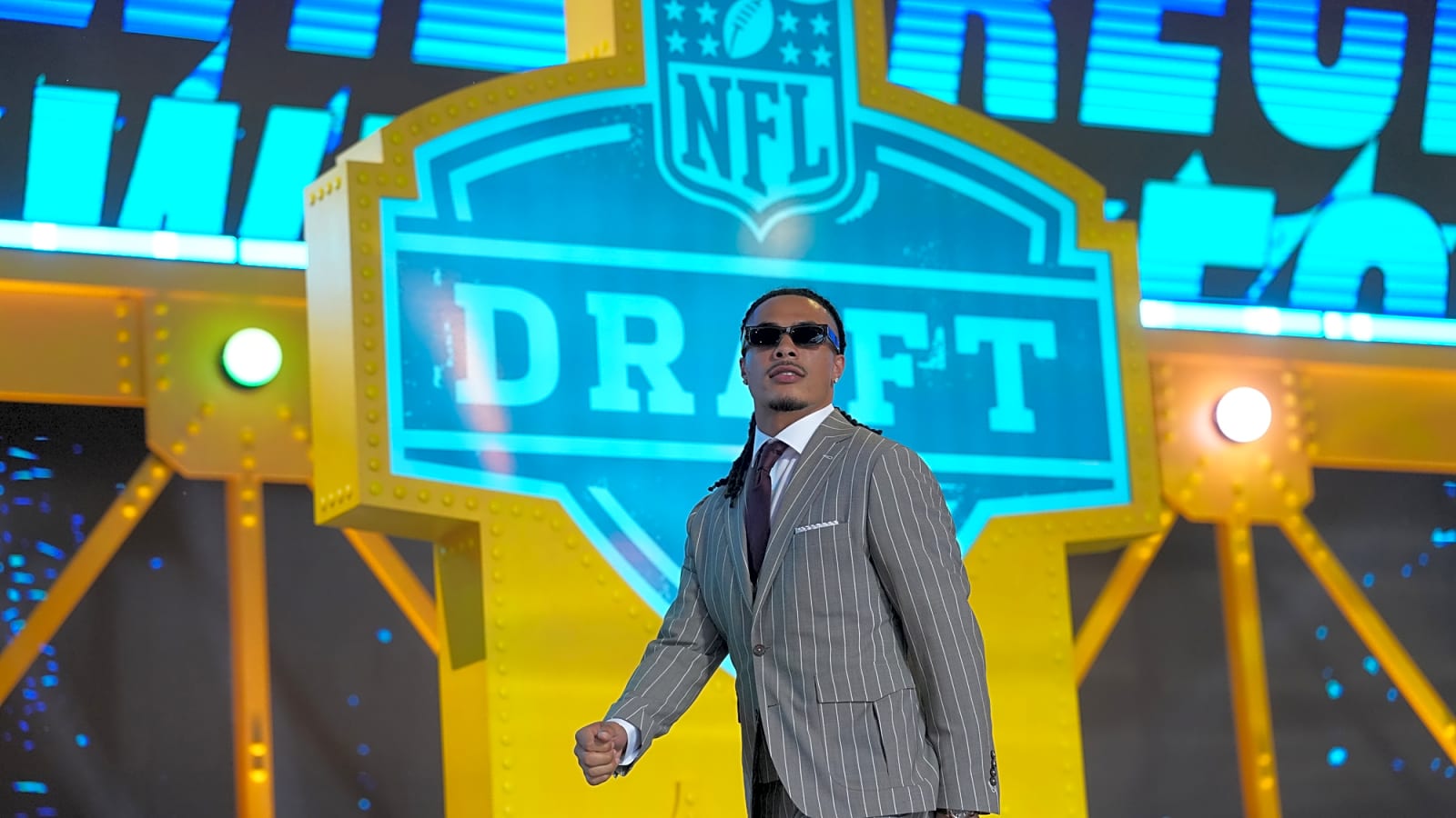 Makai Lemon was on the phone with the wrong team after Eagles drafted him