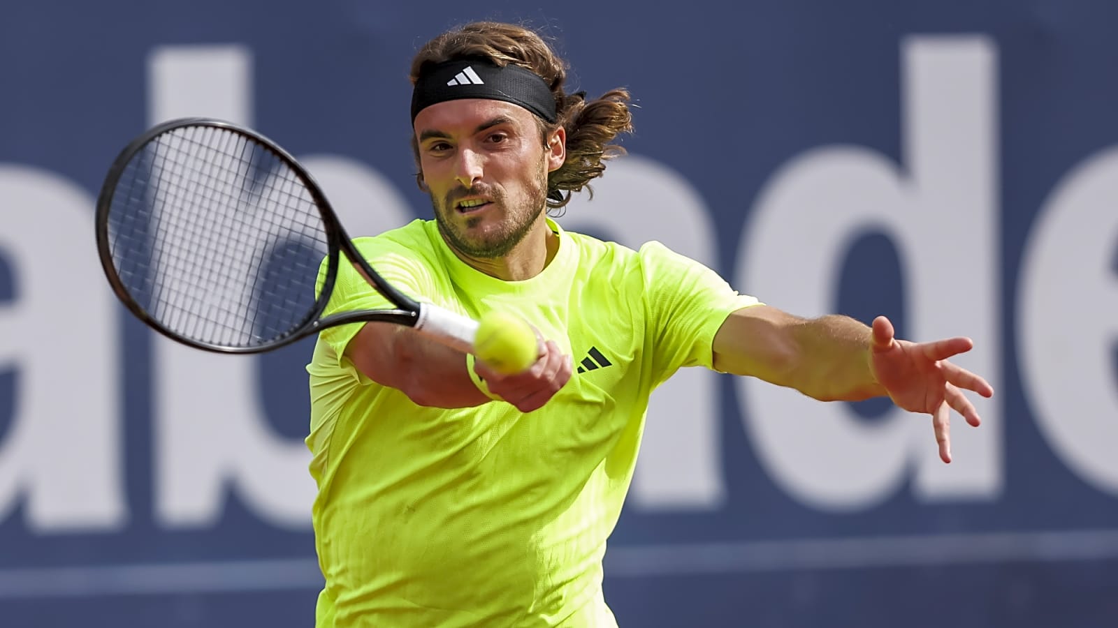 Stefanos Tsitsipas on court for less than 15 minutes before retirement
