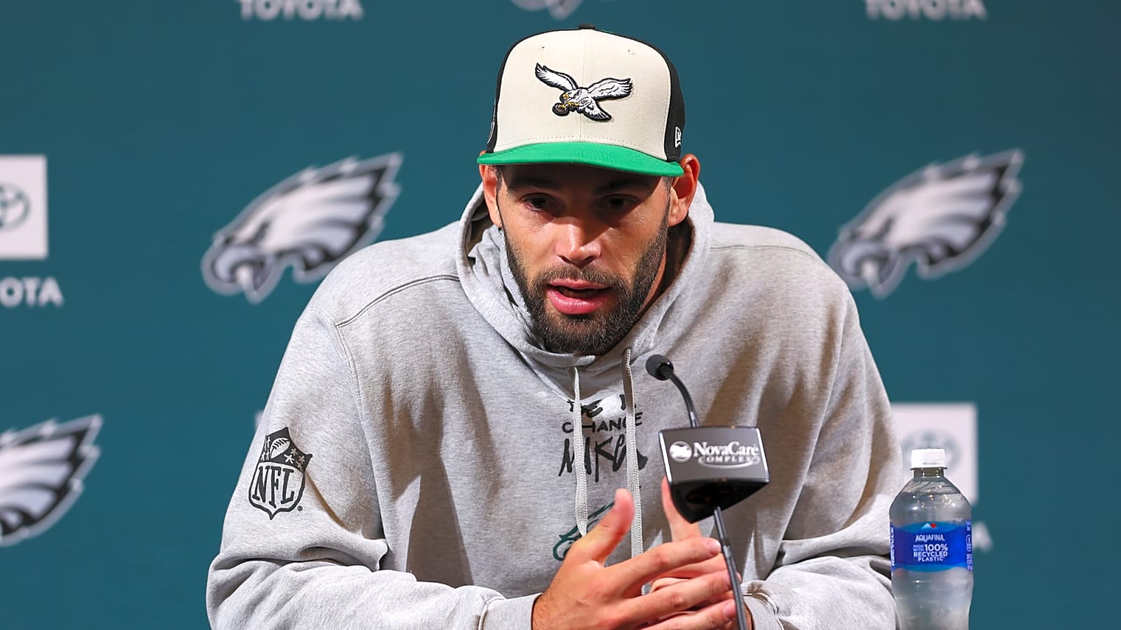 TE Dallas Goedert addresses decision to remain with Eagles