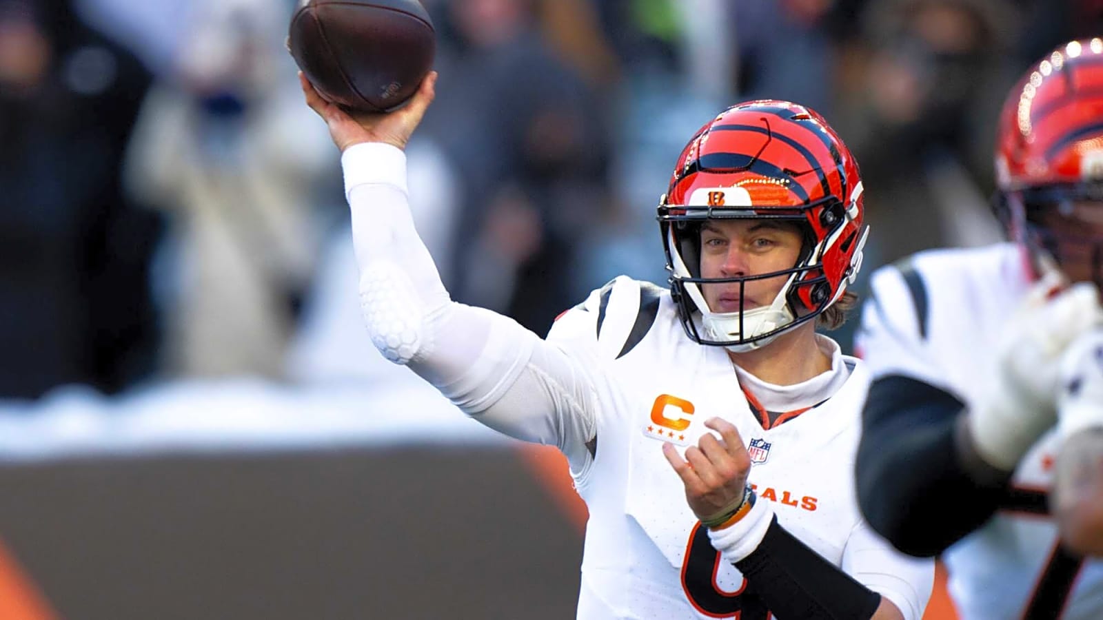 AFC Notes: Joe Burrow, Shedeur Sanders, Bengals, Browns, Steelers