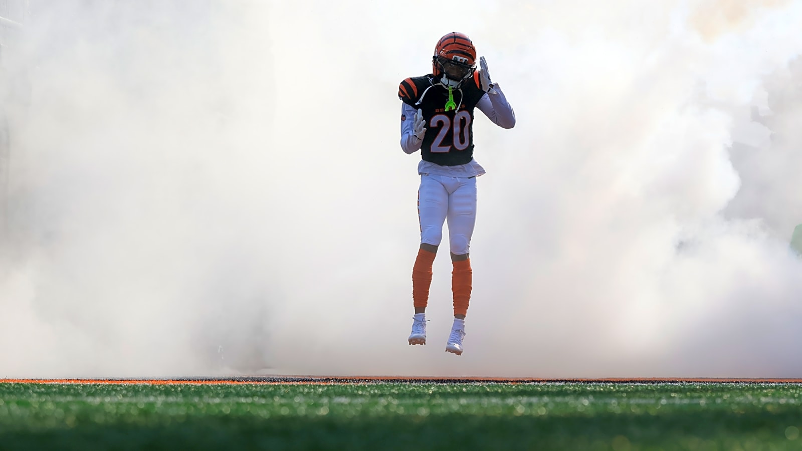 Bengals Eyeing Extensions For CBs DJ Turner, Dax Hill