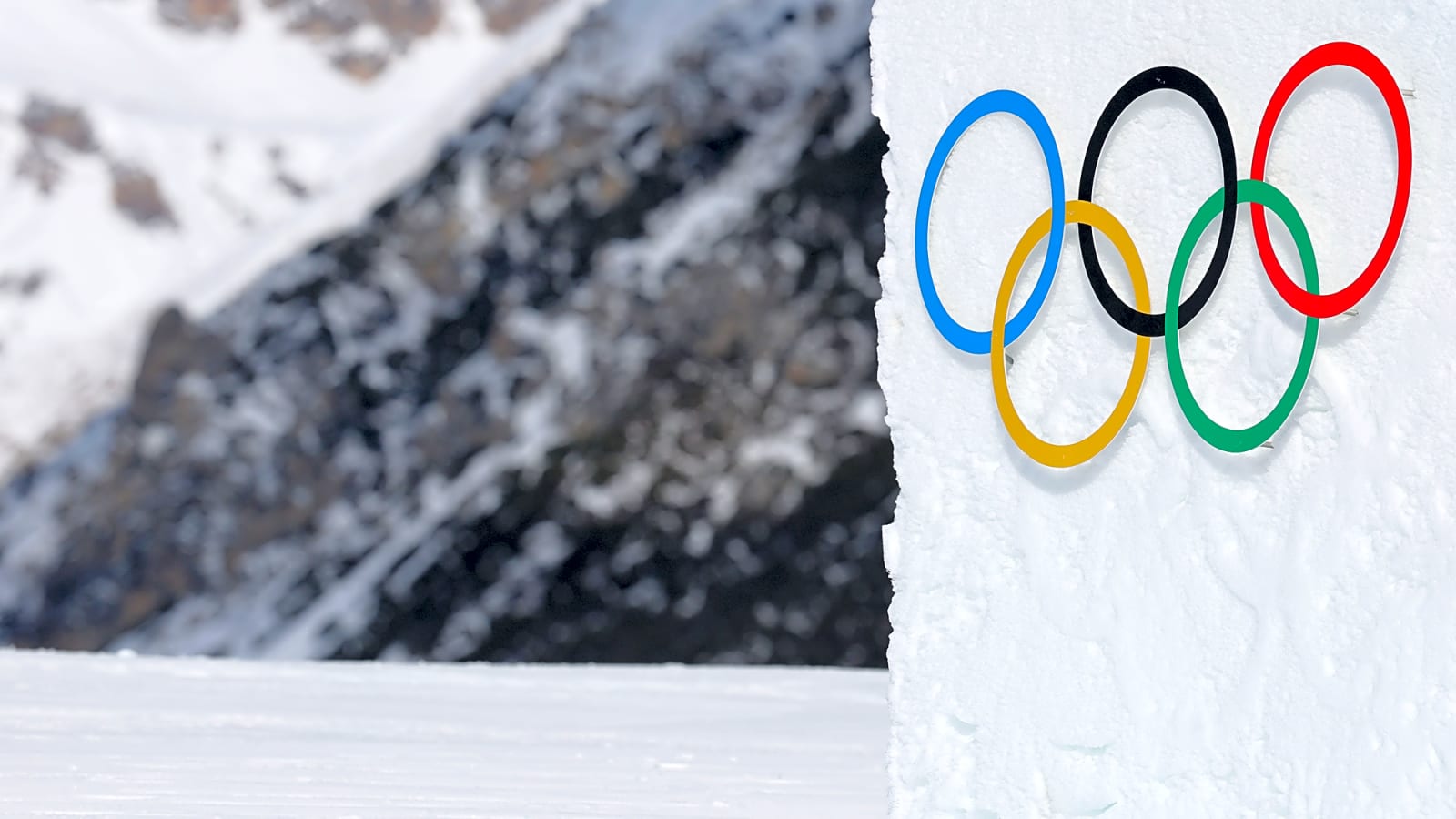 Olympic rings during slopestyle freestyle skiing qualification