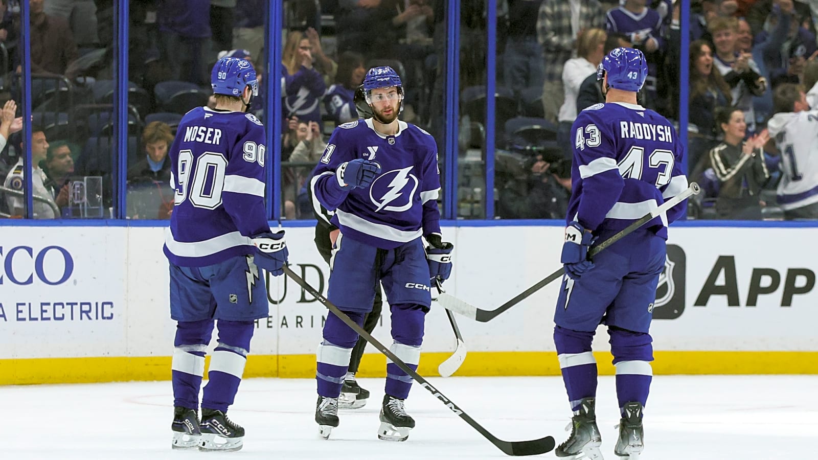 Lightning Set Tone Early to Beat Blues 4-1