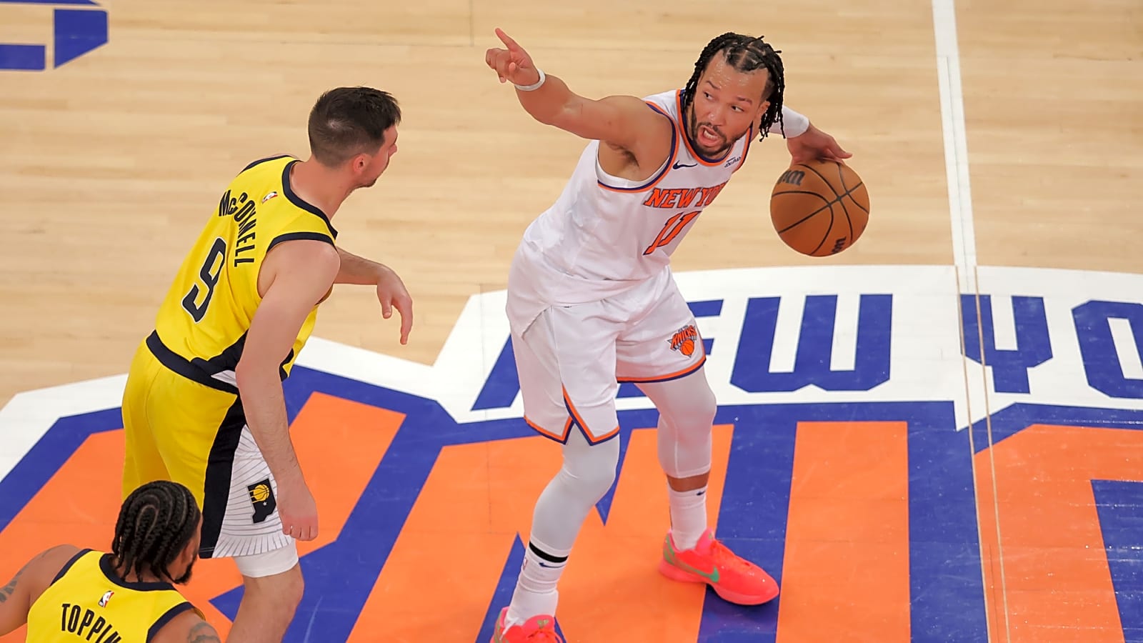 Knicks Contain Pacers In Game 5 To Avoid Elimination