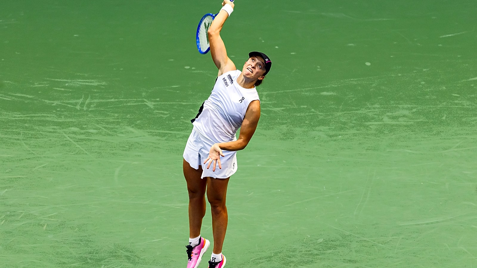 'The bigger problem is social media': Iga Swiatek&#39;s coach warns of rising abuse in female tennis