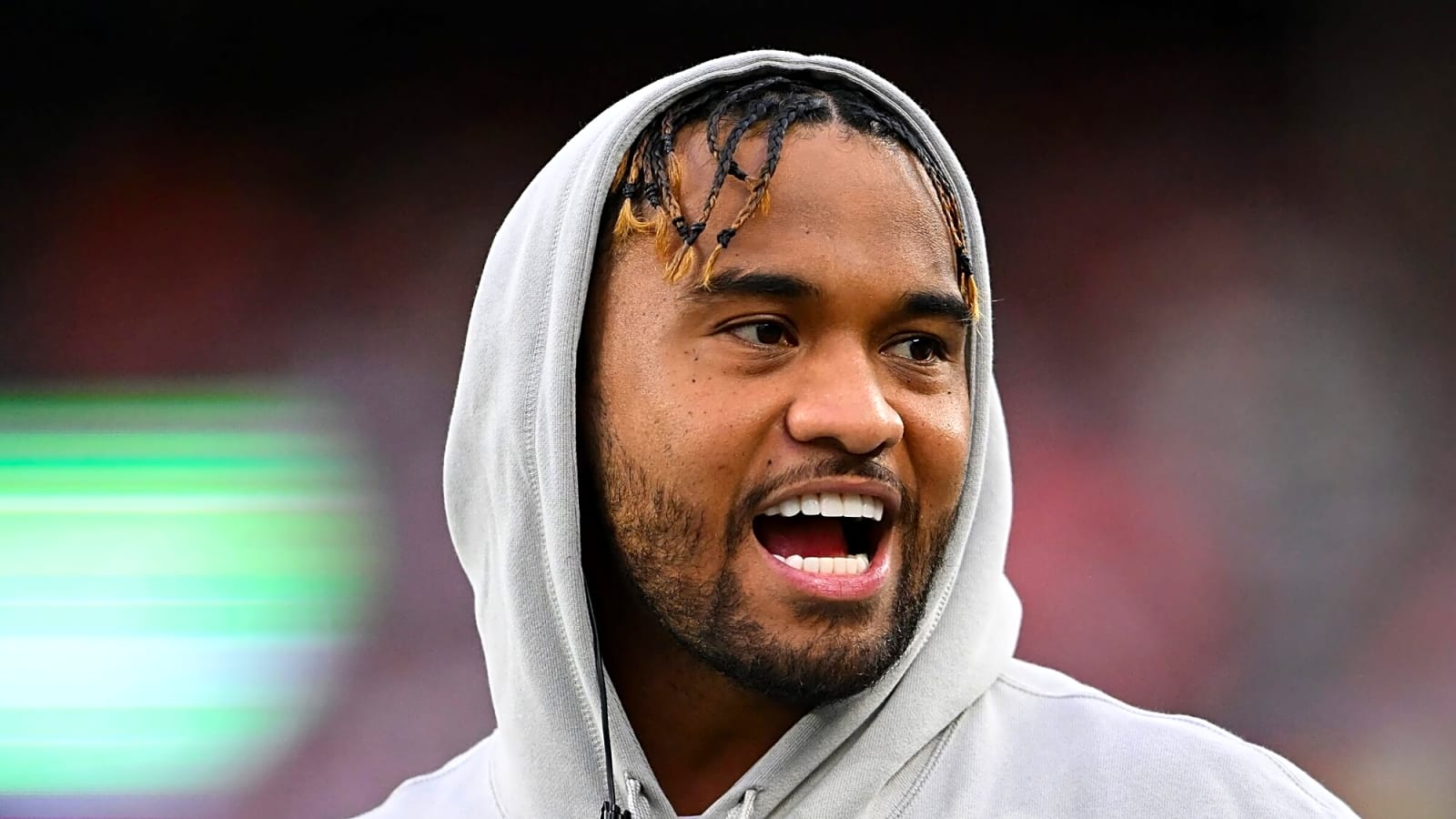 Former Miami Dolphins lineman backs Tua Tagovailoa, compares him to legendary quarterback