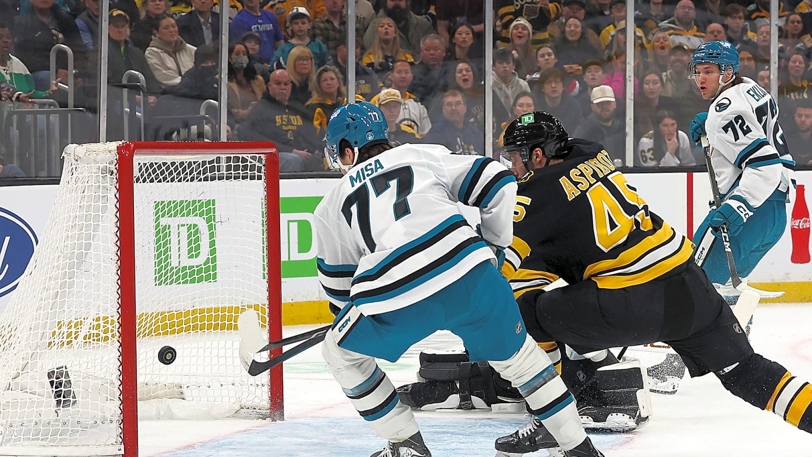 Sharks' William Eklund score jaw-dropping Goal of the Year candidate