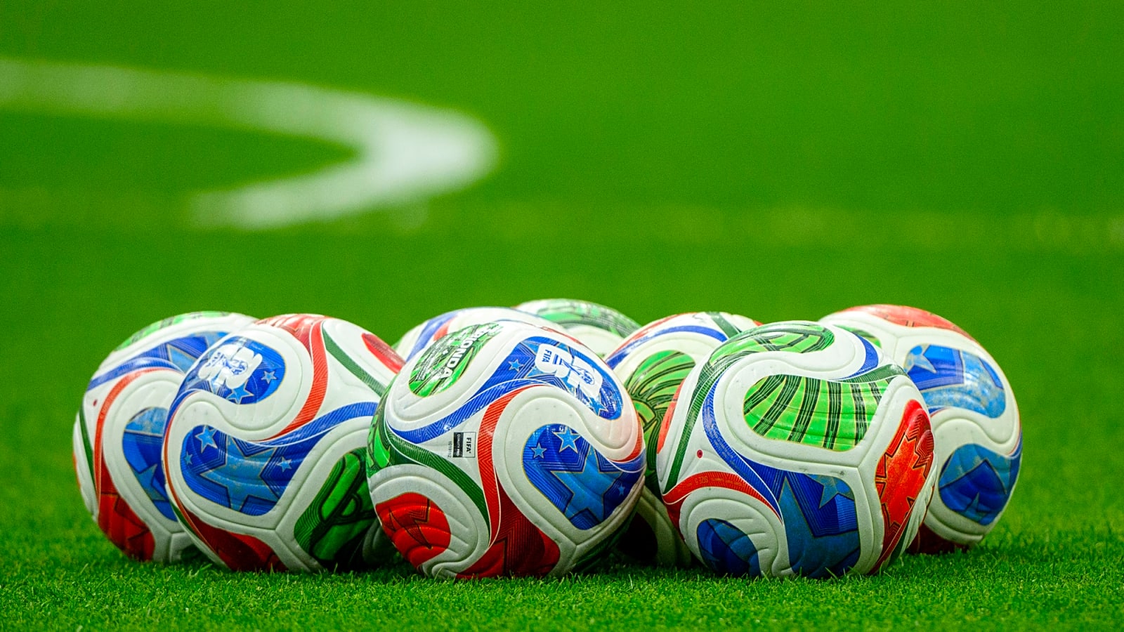Fulham enter race for Manchester United attacking target
