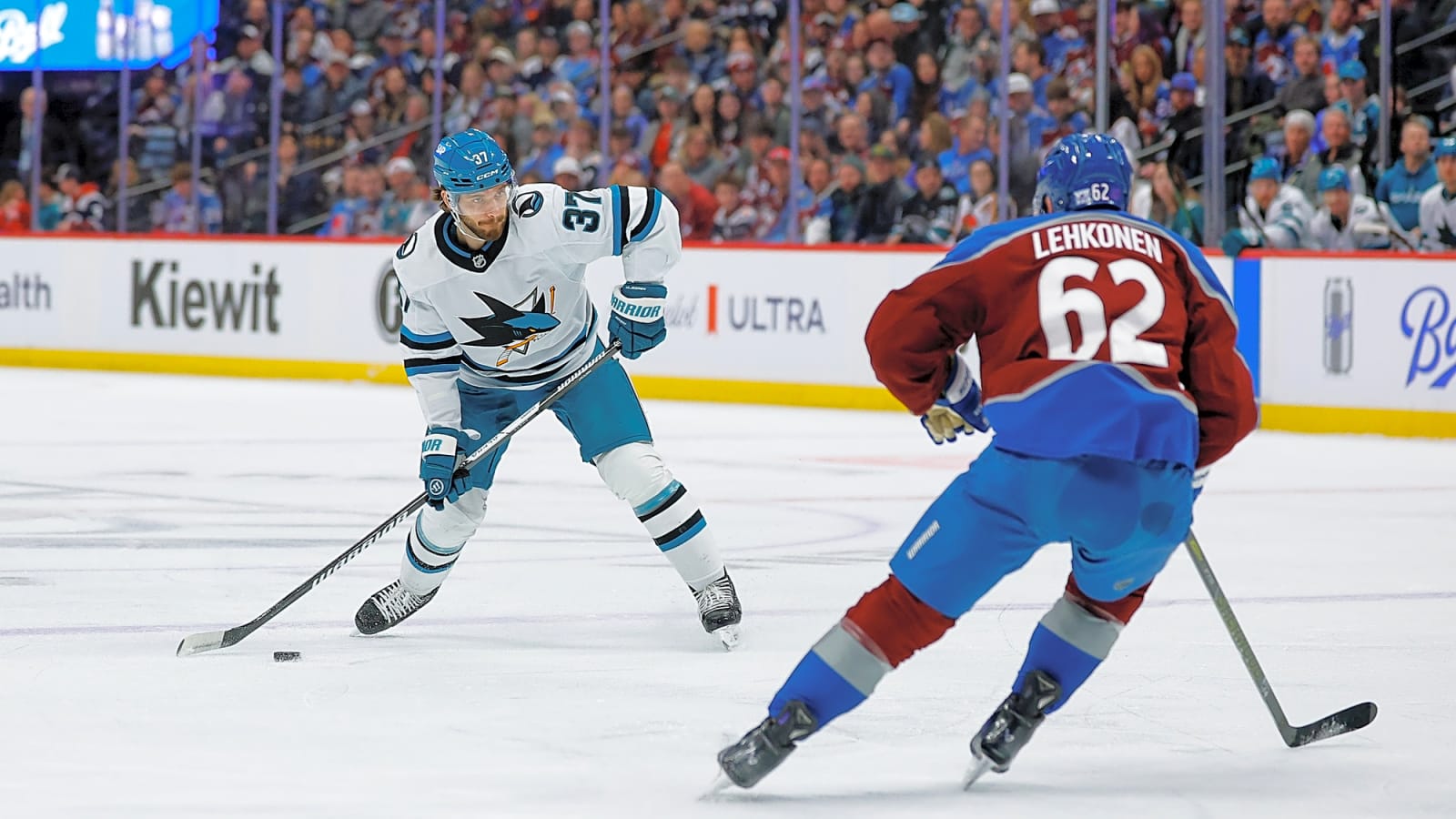 Capitals To Acquire Timothy Liljegren