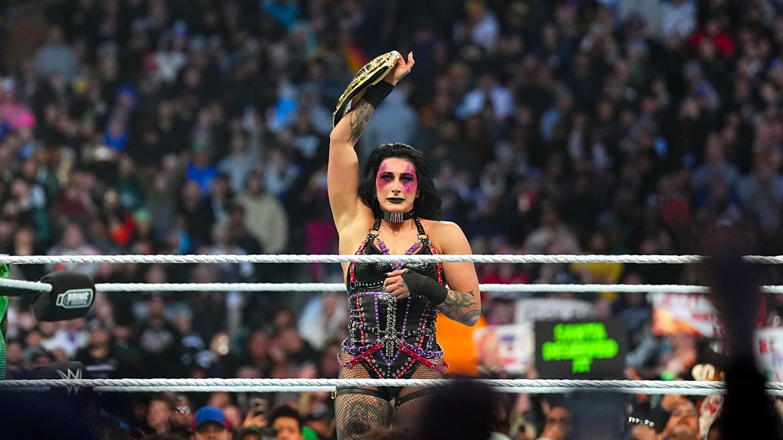 &#39;WWE Raw&#39; Live Results: Early Start Time on Road to &#39;Evolution 2025&#39;