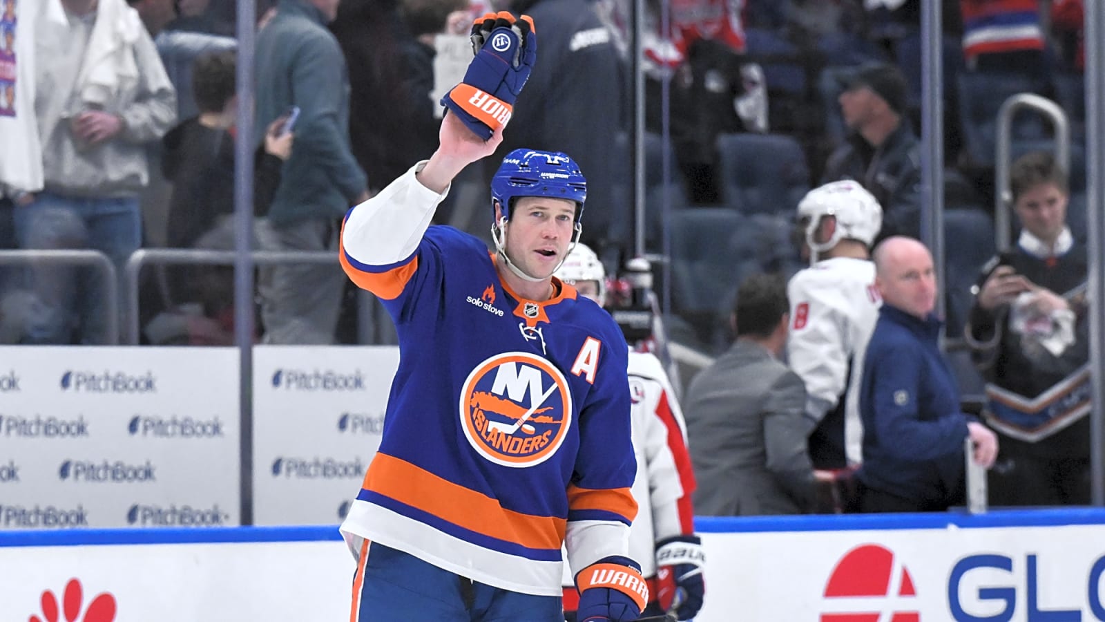 15-Year NHL Veteran and Islanders Winger Suddenly Announces Retirement