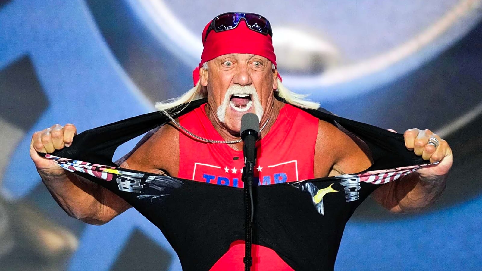 Hulk Hogan dead at 71