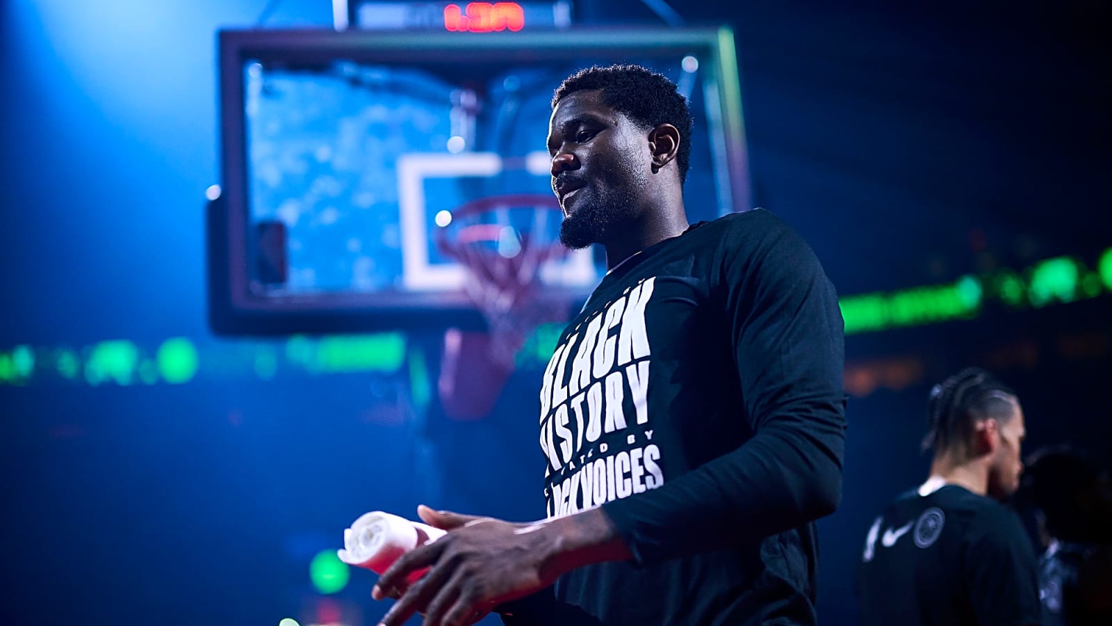 Report: Blazers, Deandre Ayton Agree to Contract Buyout
