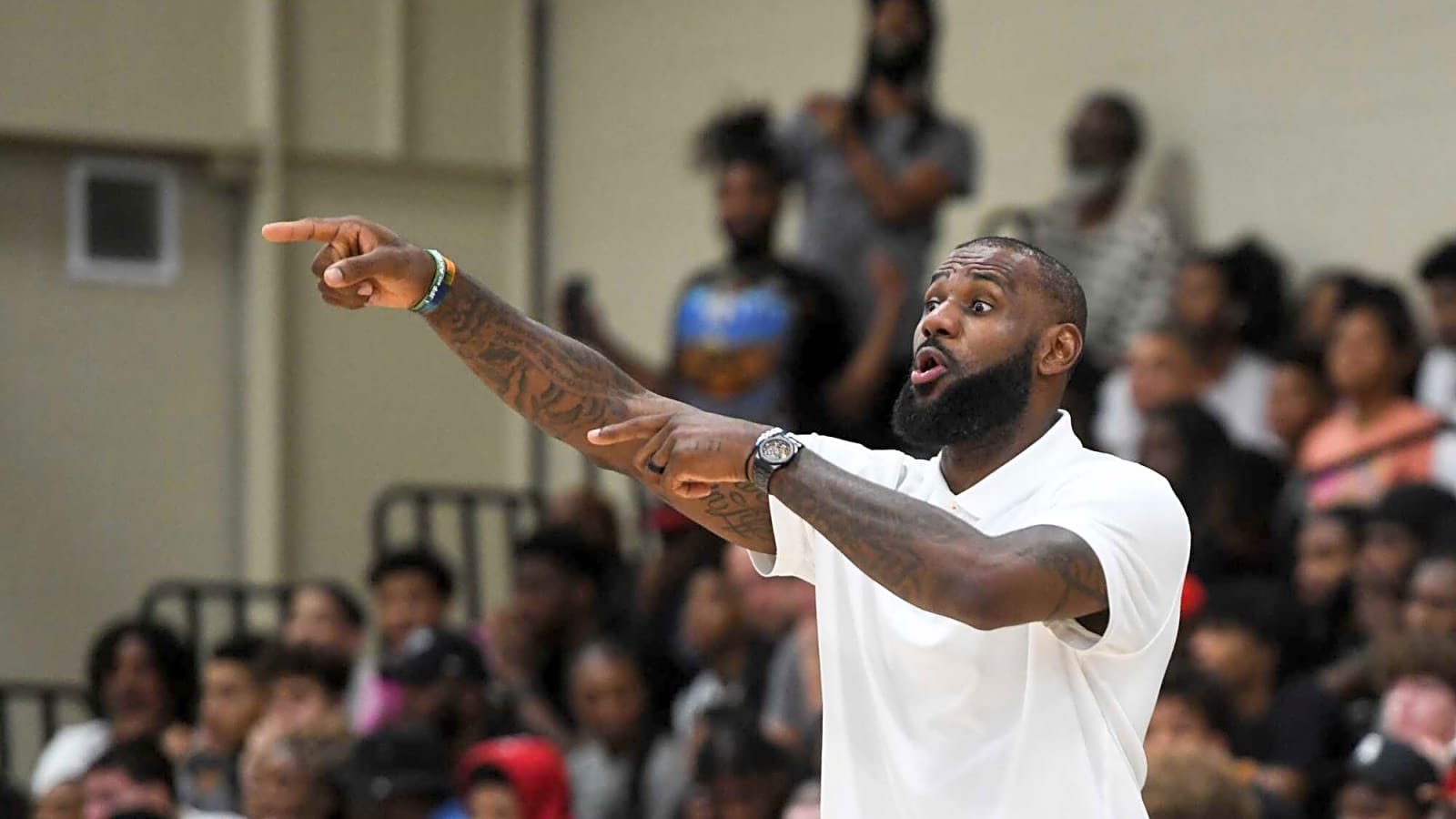 Report: LeBron James denies trade rumors 