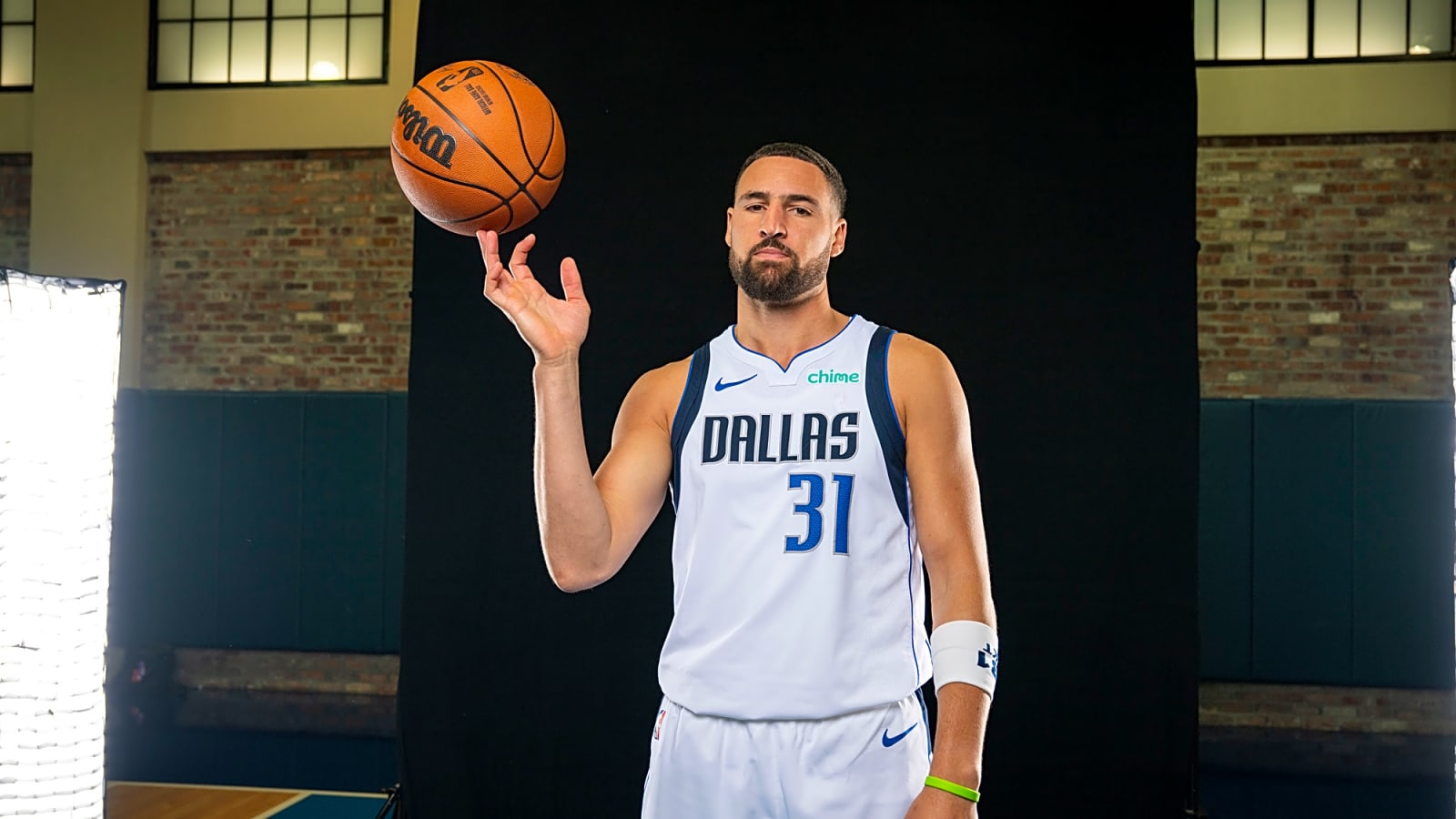 NBA Notes: Mavericks, Klay Thompson, Knicks, Wizards, Khris Middleton