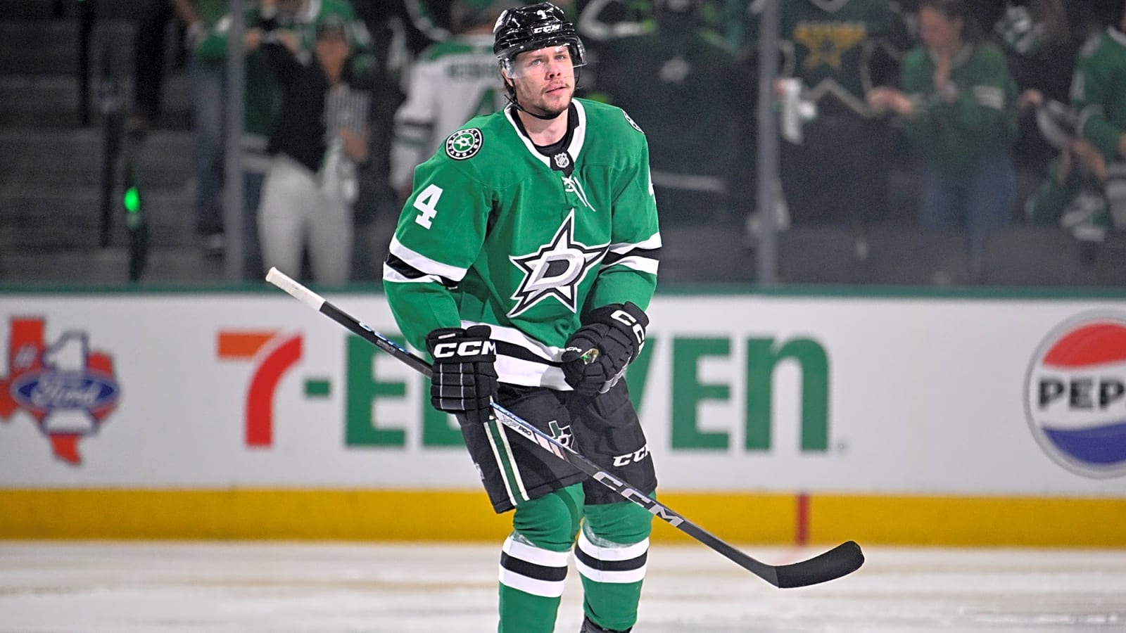 Dallas Stars players can&#39;t stop talking about Miro Heiskanen&#39;s romantic wedding in Italy
