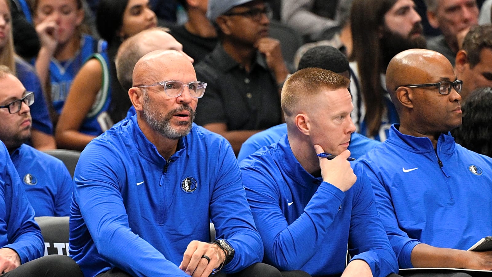 Spurs to hire Mavericks assistant as associate head coach