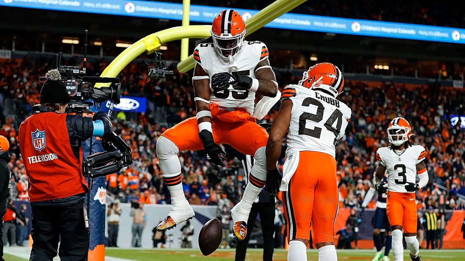 Cleveland Browns’ David Njoku Shares ‘Heartbreaking’ Reaction to Nick Chubb’s Departure