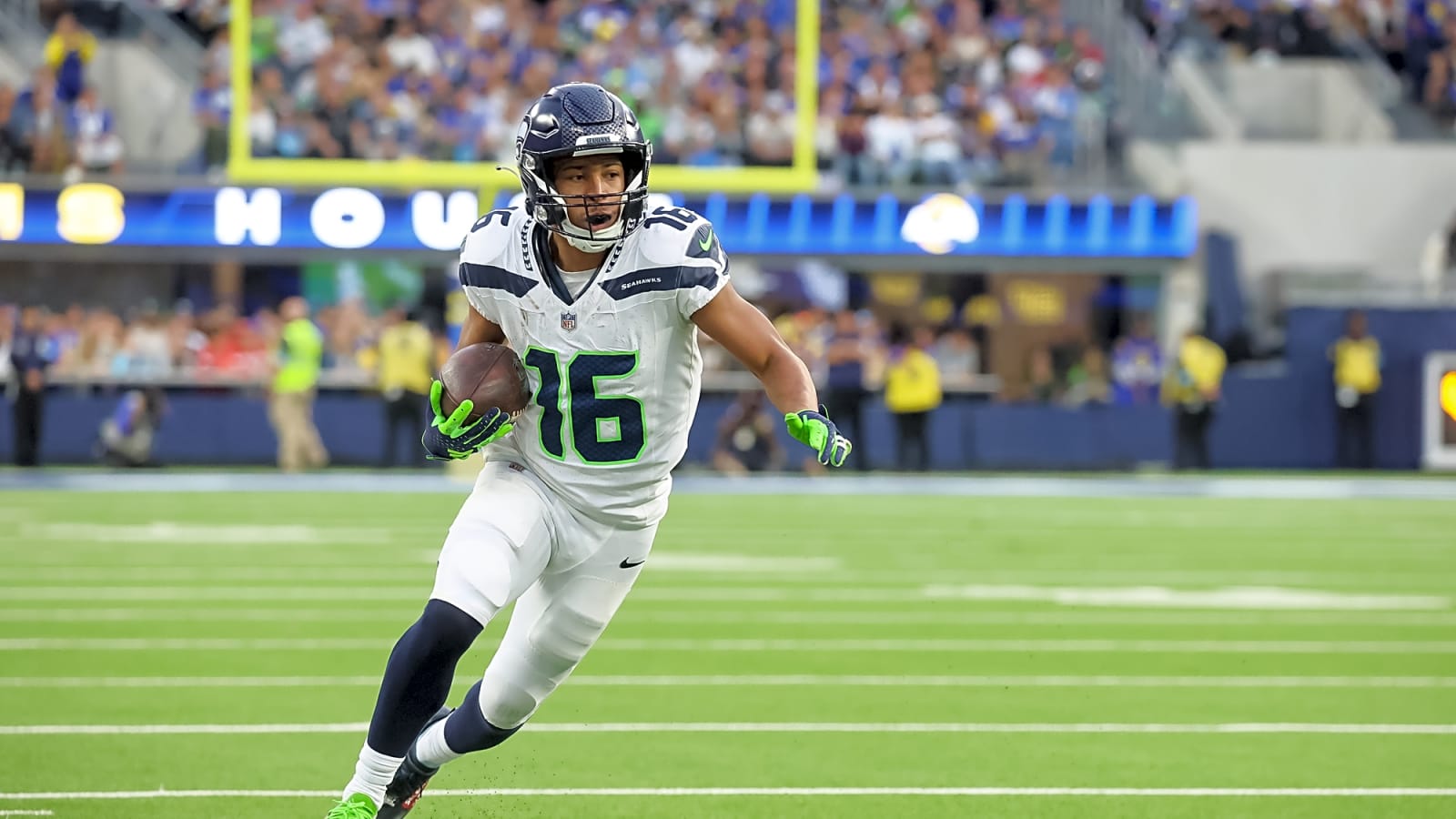 Titans sign former All-Pro WR to a one-year deal