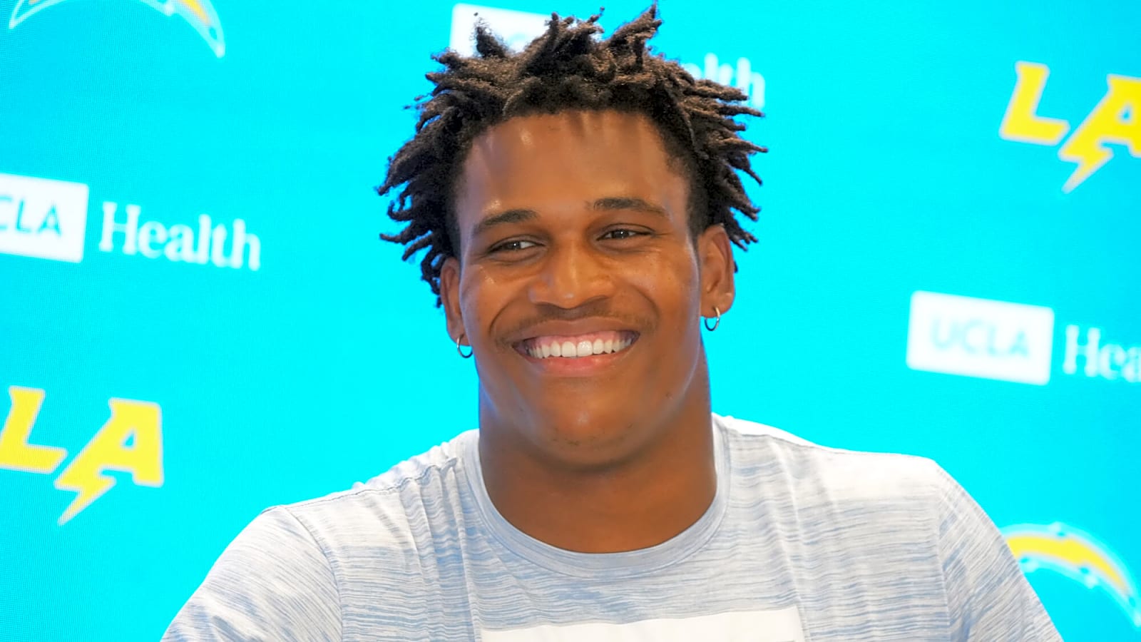 Chargers&#39; Junior Colson Posts Poetic Message on Journey Back From Season-Ending Shoulder Injury