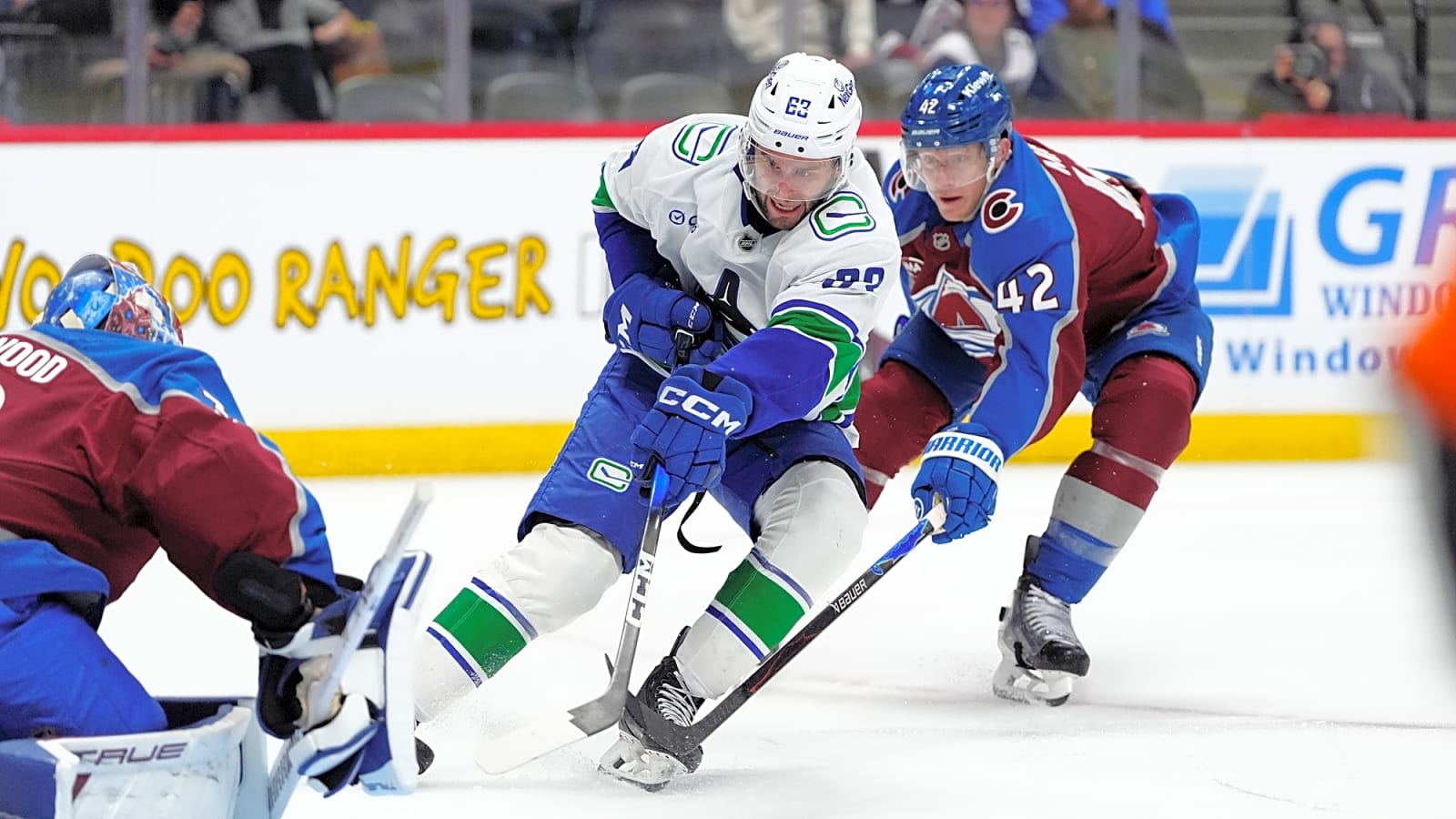 Vancouver Canucks Sign Max Sasson To Two-Year Extension