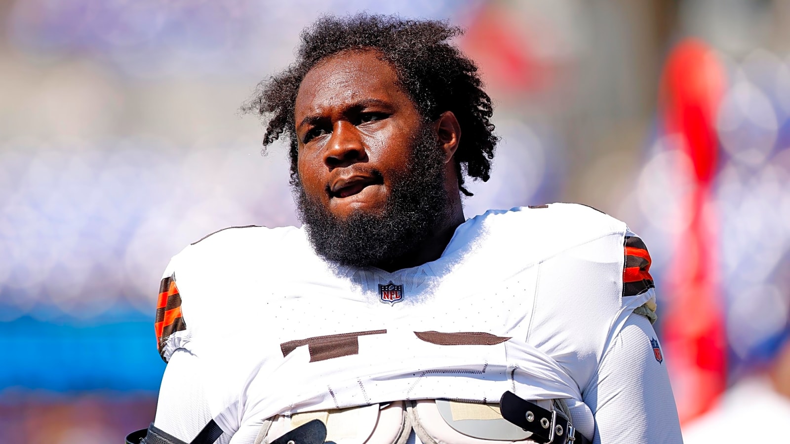 Browns T Dawand Jones Agrees To Take Pay Cut
