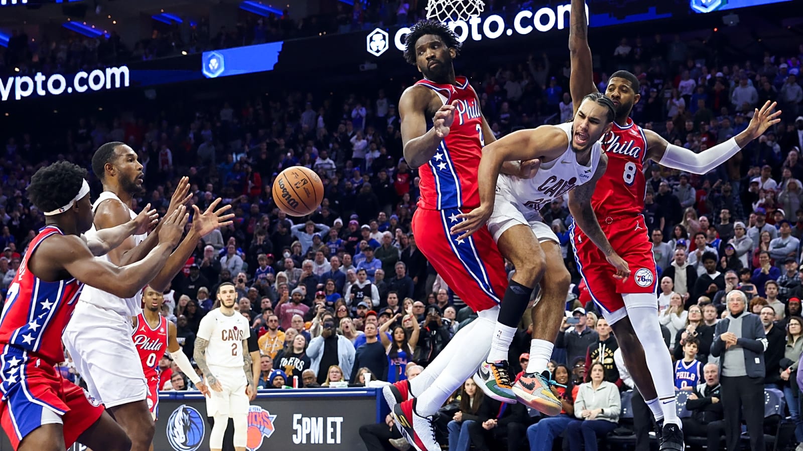 Jaylon Tyson's heroics lead Cavaliers to road win over 76ers