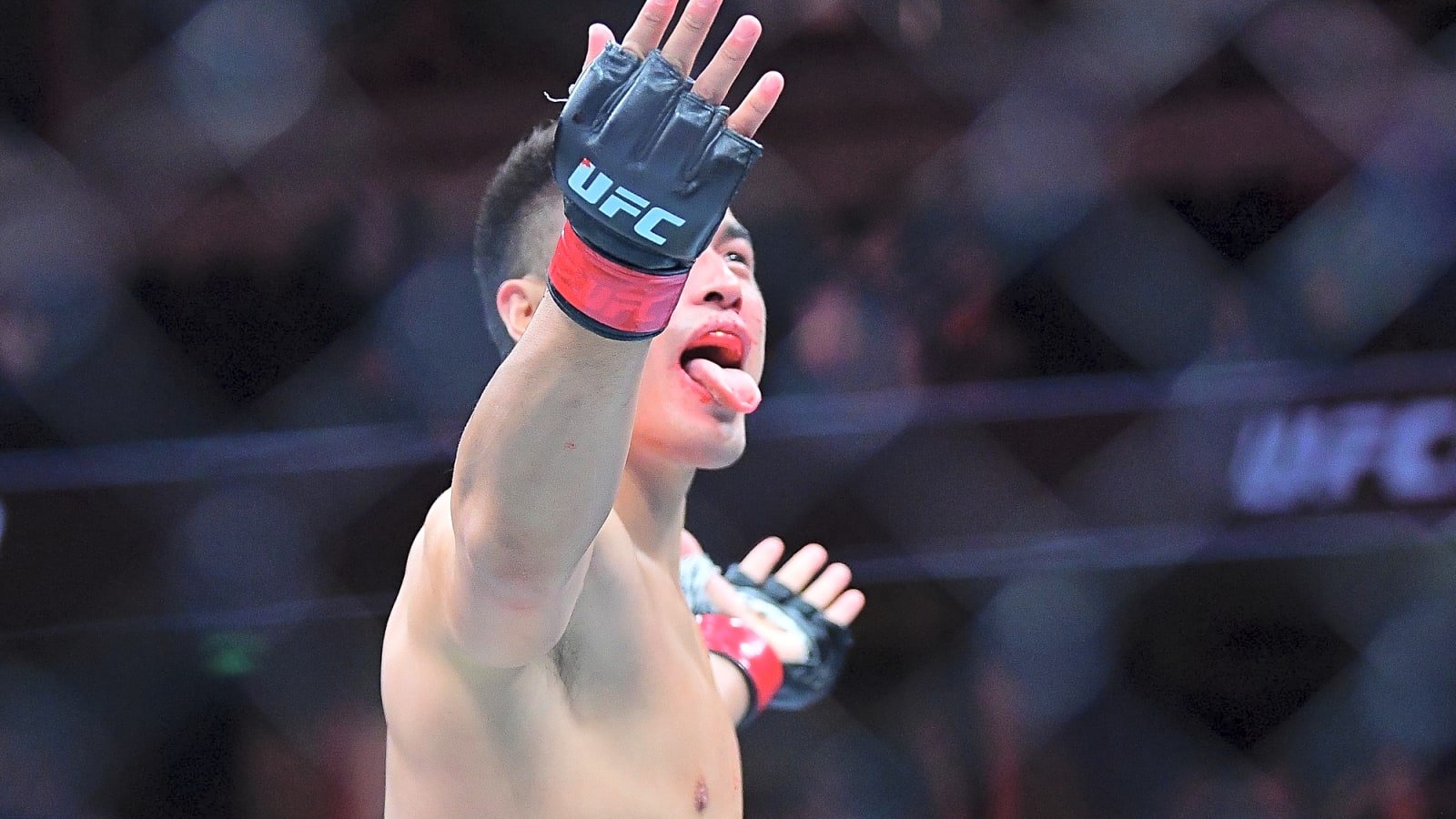 Johnny Walker stops Zhang Mingyang in UFC Shanghai main event