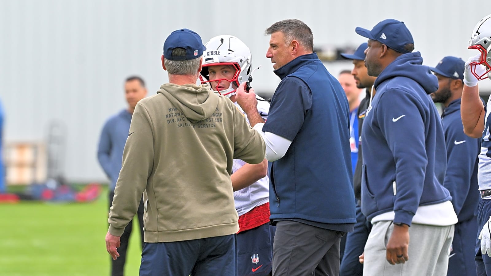 Patriots star is done with 'false' statements on Mike Vrabel and Dianna Russini