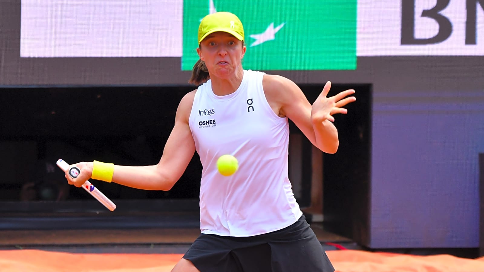 Iga Swiatek&#39;s misery continues as Danielle Collins clinches crushing Rome Open win