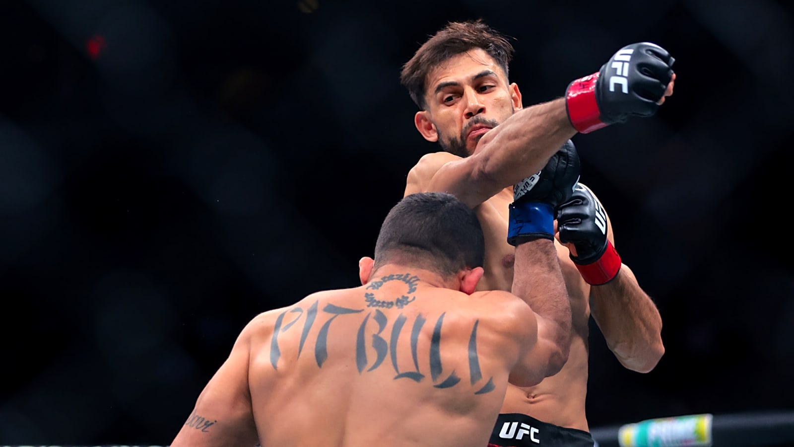 Rodriguez Headlines Noche UFC After 17-Month Layoff